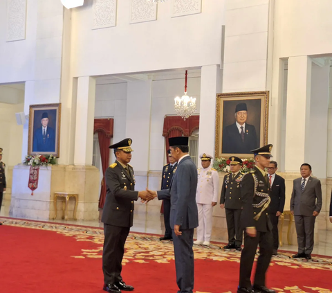 Mengingat Jenderal Agus Subiyanto baru saja resmi menjabat sebagai Kasad usai dilantik langsung oleh Jokowi pada Rabu (25/10). Agus menggantikan Jenderal TNI Dudung Abdurachman yang memasuki masa pensiun. <br>