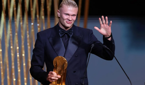 Selain itu Penyerang Manchester City dan Timnas Norwegia, Erling Haaland juga turut meraih Gerd Muller Trophy di Ballon d'Or 2023.<br>