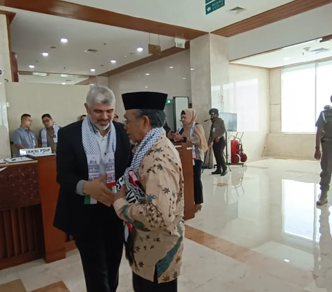 Kenakan Syal Palestina, 249 Anggota DPR Hadiri Rapat Paripurna Pembukaan Masa Sidang