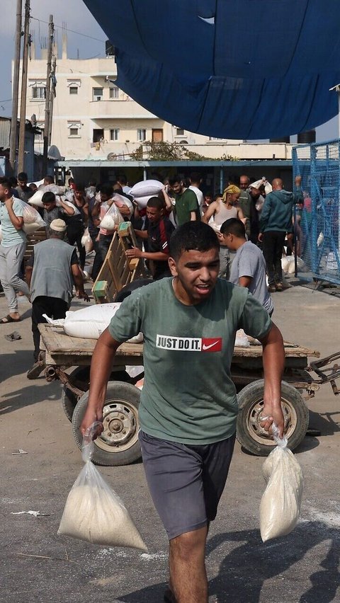 Warga Gaza Jebol Gudang Bantuan Kemanusiaan PBB, Rebutan Ambil Kebutuhan Pokok