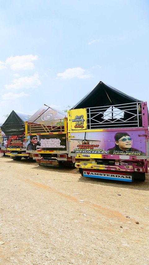 Portrait of Gus Miftah's Painting on a Print Truck Sets Muri Record
