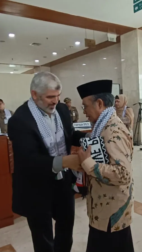 Paripurna DPR Ramai-Ramai Kenakan Syal Palestina, Puan Keras Tuntut Pemerintah Jokowi
