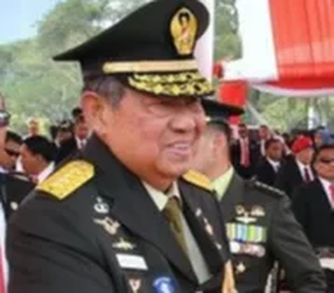 Pria yang biasa dipanggil SBY ini merupakan Presiden Indonesia keenam. Ia menjabat selama dua periode yaitu sejak 20 Oktober 2004 sampai 20 Oktober 2014.<br>