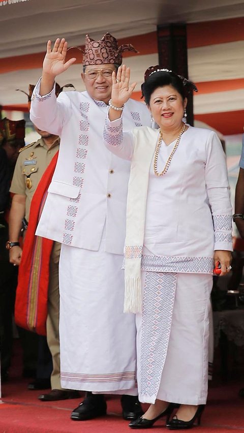 Tidak heran apabila banyak foto SBY dan Ani Yudhoyono saat bersama. Baik itu ketika menghabiskan waktu santai bersama hingga menemani kunjungan kerja selama menjabat. <br>