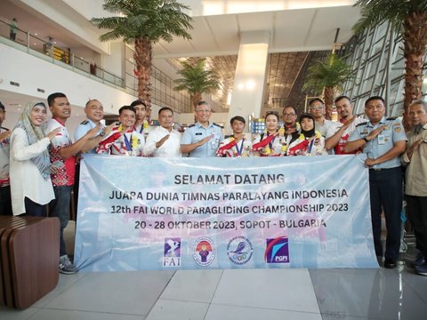 Apresiasi Tim Paralayang Indonesia Usai Juara Dunia, Kemenpora Jemput Atlet di Bandara