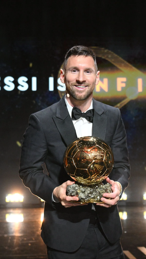 Segini Harga Trofi Ballon d'Or Lionel Messi yang Ke-8