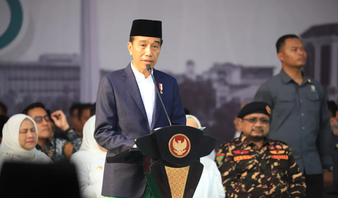 <br>Tak hanya itu, dia juga menyoroti pernyataan Jokowi terhadap putra sulungnya Gibran Rakabuming Raka yang melaju di Pilpres 2024. 