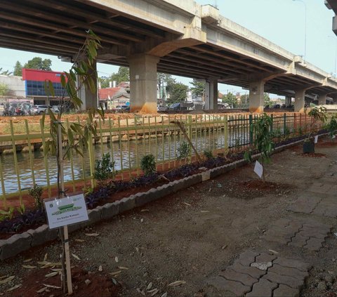 FOTO: Ramah Anak, Begini Penampakan Kolong Tol Becakayu Disulap Jadi Taman Bermain