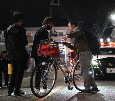 FOTO: Mencekamnya Aksi Penyanderaan di Kantor Pos Jepang, Ratusan Polisi Dikerahkan ke Lokasi