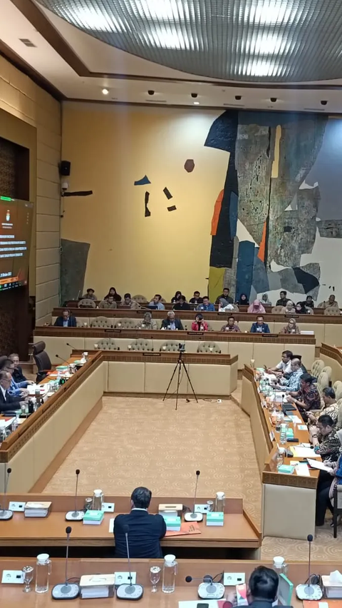 Resmi, DPR Setujui Perubahan PKPU Syarat Capres-Cawapres Sesuai Putusan MK