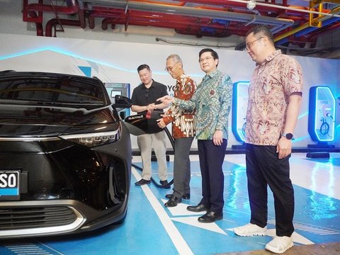 Toyota Indonesia Jor-joran Bangun Charging Station di Diler, Mal, hingga Rest Area