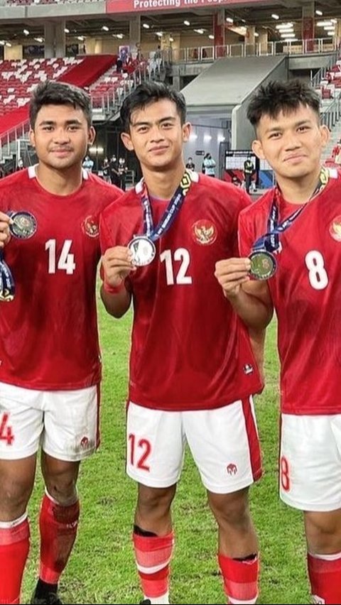 Tentunya Arhan mendapatkan uang saku selama gabung Timnas Indonesia. Selain itu ia juga mendapatkan bonus saat Timnas Indonesia berprestasi.