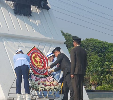 Momen Hikmat Deretan Pati TNI Upacara Ziarah Nasional di TMP Kalibata