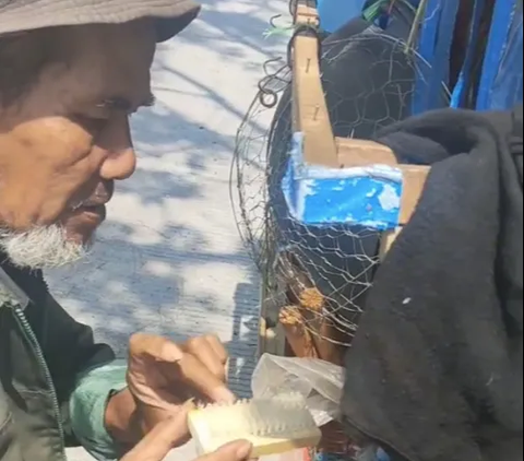 Lapar Tapi Tak Punya Uang, Kakek Penjual Perabotan Ingin Tukar Sendok dengan Sepiring Nasi