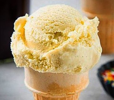 Es krim digemari karena cita rasanya yang segar sekaligus manis. Biasanya es krim dibuat dari bahan yang familiar seperti susu, buah-buahan, hingga cokelat.