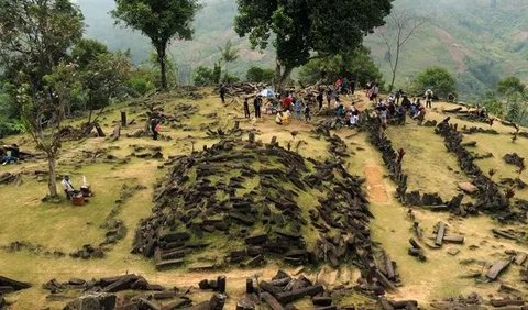 Have a Structure Similar to the Gunung Padang Site