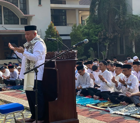 Depok Kekeringan, Wali Kota Idris Sampai Menangis Berdoa Minta Hujan saat Salat Istisqa