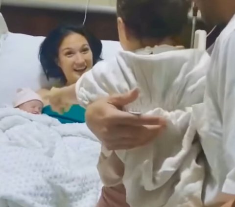 Kini jadi Kakak, ini Potret Lucu Djiwa Anak Nadine Chandrawinata Sambut Kehadiran Sang Adik Baby Djala