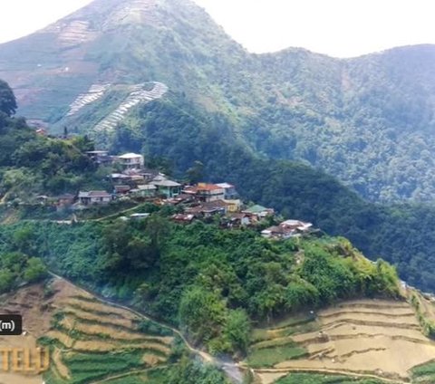 Mengunjungi Desa Sigandul, Kampung Terpencil yang Berada di Ujung Jurang