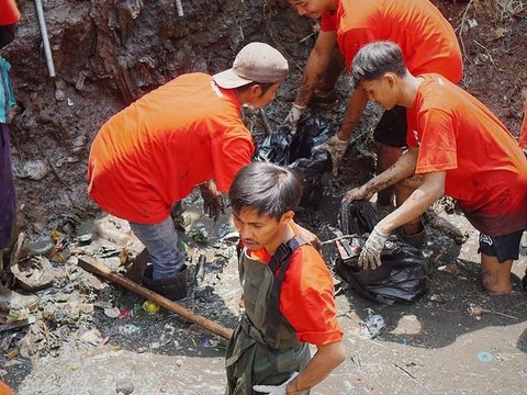 Sempat Ditentang hingga Terancam Disomasi, Pandawara Group Akhirnya Diizinkan Bersihkan Pantai Loji