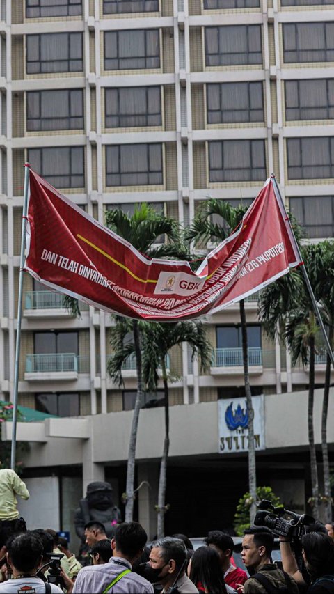 Direktur Keuangan PPKGBK Hendry Arisandi mengatakan, pihaknya telah berkali-kali melakukan pendekatan persuasif kepada PT Indobuildco selaku perusahaan induk Hotel Sultan bahwa hak guna bangunan (HGB) yang dimilikinya telah berakhir.<br>