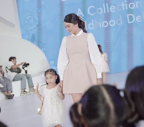 Raditya Dika's Adorable Response Watching His Daughter's Fashion Show