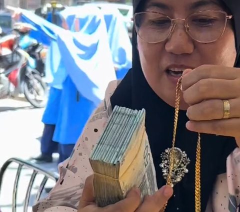 Like a Surprise! Woman Wears Gold Necklace for 22 Years, Shocked to Know Its Selling Price