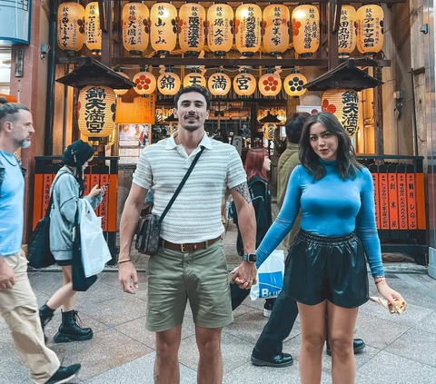 Vacation to Japan with Family, Jessica Iskandar's Face Makes People Mistake Her for Rachel Vennya