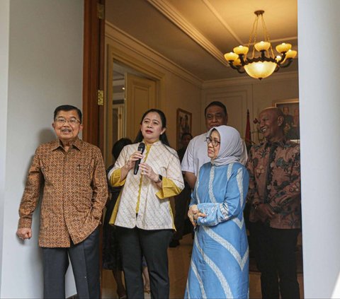 FOTO: Momen Puan Maharani Sambangi Kediaman JK, Santap Coto Makassar hingga Bahas Pilpres 2024