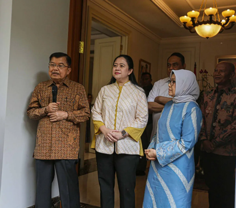 FOTO: Momen Puan Maharani Sambangi Kediaman JK, Santap Coto Makassar hingga Bahas Pilpres 2024