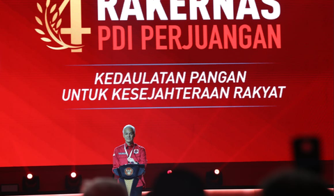 Kemudian, di posisi kedua Bacapres PDIP Ganjar Pranowo dengan perolehan 30,4 persen.<br>