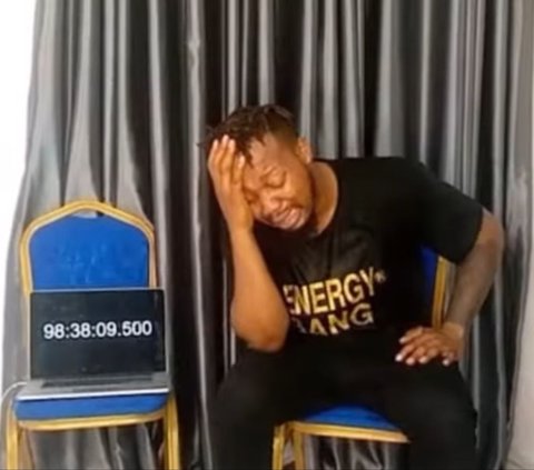 Almost Blind, This Man Doesn't Give Up on Completing the Challenge of Crying for 100 Hours!