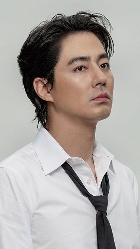 Nama Jo In Sung sudah dikenal di Indonesia sejak ia membintangi drama Memories of Bali (2004) bareng Ha Ji Won dan So Ji Sub.<br>