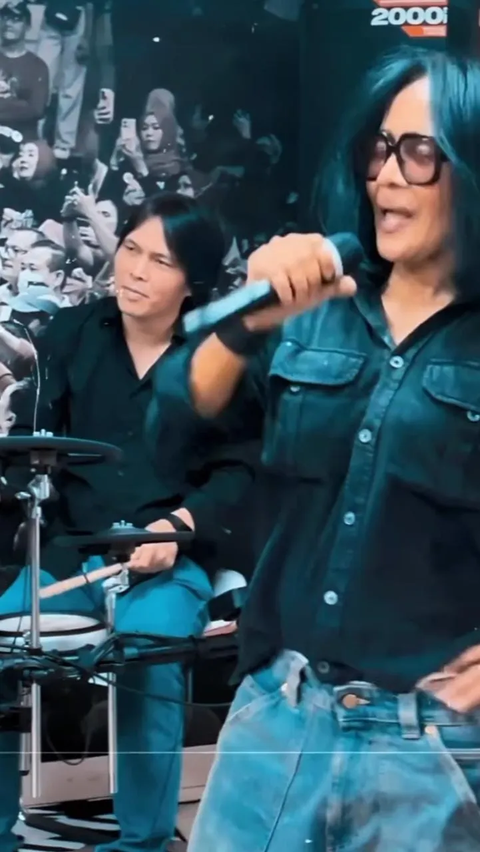 Saat Atiek CB Bernyanyi Bawakan Lagu 'Kau Dimana' drummernya Once Mekel, Netizen Sebut Bayarannya Mahal