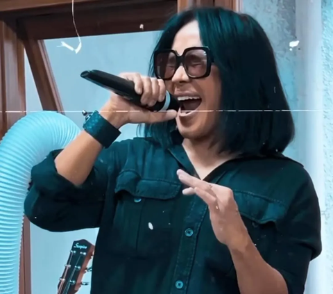 Saat Atiek CB Bernyanyi Bawakan Lagu 'Kau Dimana' drummernya Once Mekel, Netizen Sebut Bayarannya Mahal