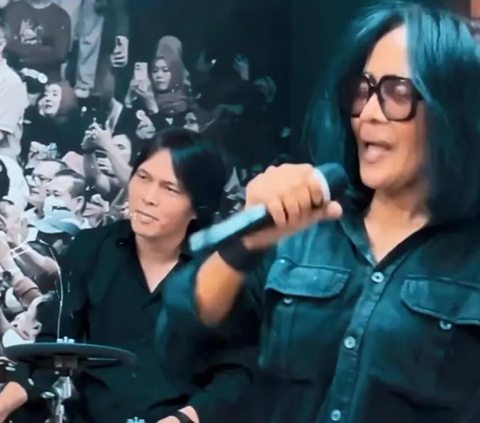 Saat Atiek CB Bernyanyi Bawakan Lagu 'Kau Dimana' drummernya Once Mekel, Netizen Sebut Bayarannya Mahal