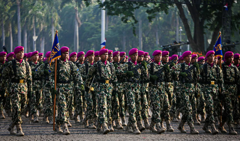 Adapun Mayjen TNI Choirul Anam bertindak sebagai Komandan Upacara HUT ke-78 TNI di Monas. Dia saat ini menjabat sebagai Panglima Divisi Infanteri 3/Kostrad.<br>