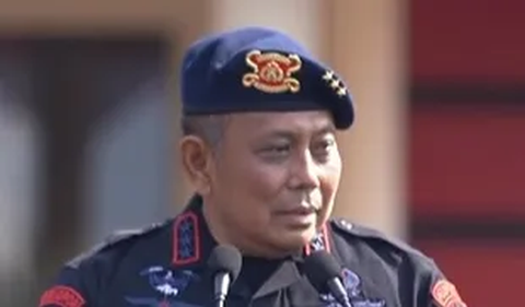 Komjen Anang Revandoko sendiri adalah perwira tinggi Polri yang saat ini menjabat sebagai Komandan Korps Brimob Polri.