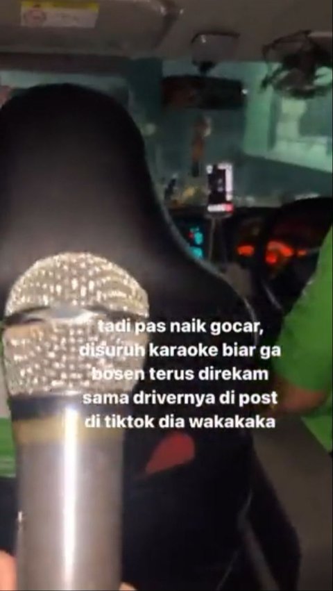 Viral Driver Taksi Online Sediakan Fasilitas Karaoke untuk Penumpang, Seru Banget