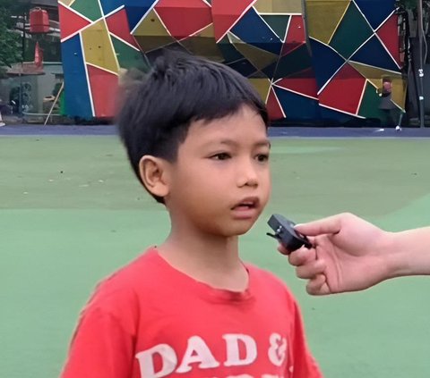 Asked About His Mother's Advice, This Child Can't Hold Back and Cries Profusely When Remembering It, Netizens Are Flooded with Tears