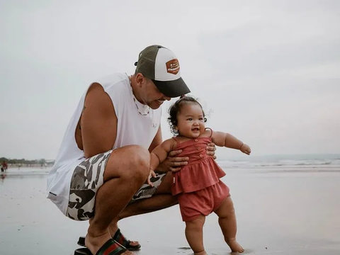 Potret Lucu Xarena Anak Siti Badriah dengan Rambut Dikuncir Dua, Gayanya Gemesin Banget!