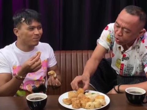 Sempat Berseteru, Ini Momen Food Vlogger Juju dan Bang Madun 'Nyak Kopsah' Damai Pelukan Erat