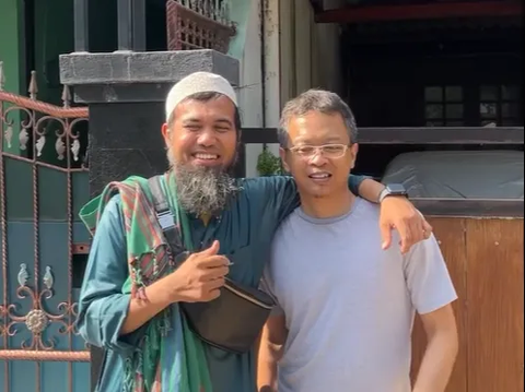 Powerful Moment and Anton, former member of Sheila On 7, Reunited at Warung Indomie, the Ending Makes Netizens Emotional