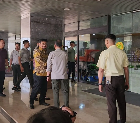 VIDEO: Kata Pertama Mentan Syahrul Yasin Limpo Saat Tiba di Kantor Kementan