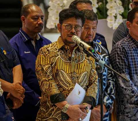 Menteri Pertanian Syahrul Yasin Limpo (SYL) angkat bicara terkait kasus yang menyeret namanya di Kantor DPP Partai NasDem, Jakarta, Kamis (5/10/2023). 