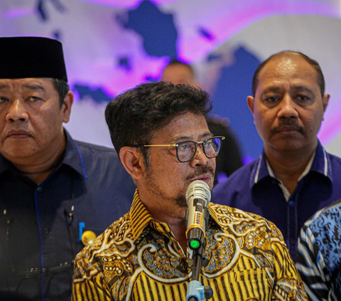 Menteri Pertanian, Syahrul Yasin Limpo (SYL) buka suara terkait isu penetapan tersangka dirinya atas kasus dugaan korupsi oleh Komisi Pemberantasan Korupsi (KPK).