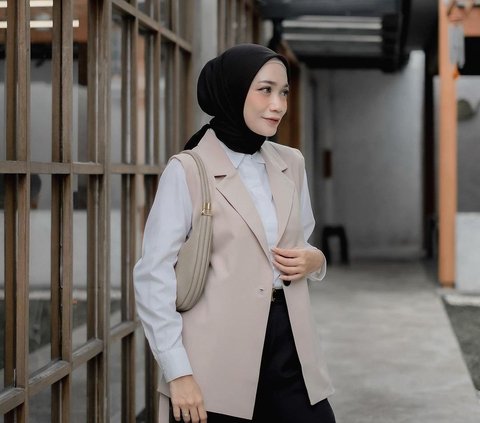 Mix and Match Formal Look Hijab with Vest Accent