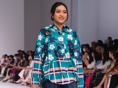 Warisi Darah Seni Ariel NOAH, Ini Deretan Momen Alleia dari Nyanyi hingga Catwalk