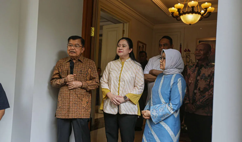 Puan mengatakan pertanyaan itu sejatinya lebih tepat jika diajukan kepada Ketua Umum Partai Golkar Airlangga Hartarto. Sebab, dirinya tidak bisa menjawab mengenai arah dukungan Golkar di Pilpres 2024.<br>