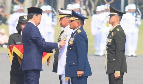 Presiden Berikan Penghargaan